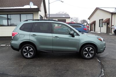 2017 Subaru Forester 2.5i Premium  AWD - Photo 2 - Mishawaka, IN 46545