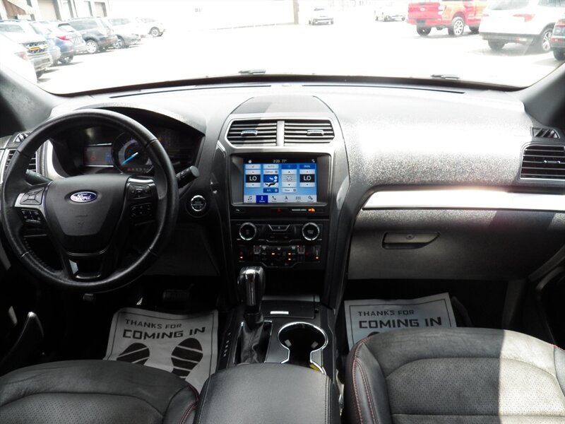 2018 Ford Explorer XLT AWD - Photo 14 - Mishawaka, IN 46545