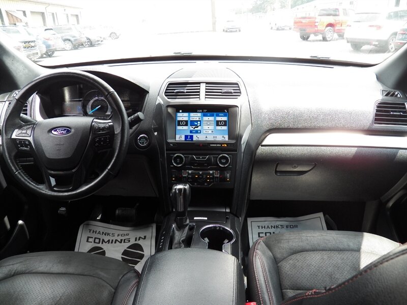 2018 Ford Explorer XLT AWD - Photo 13 - Mishawaka, IN 46545