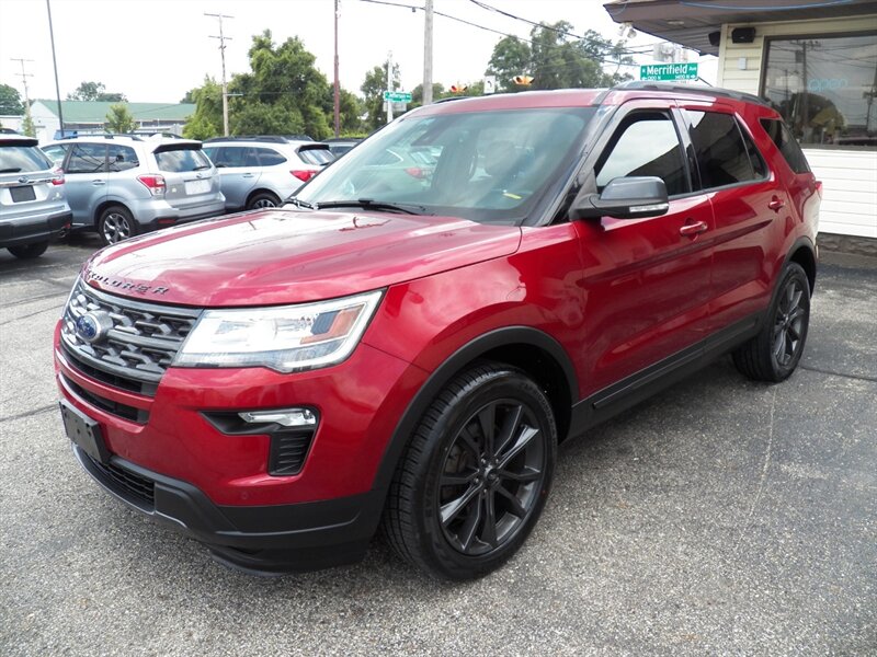 2018 Ford Explorer XLT AWD - Photo 2 - Mishawaka, IN 46545