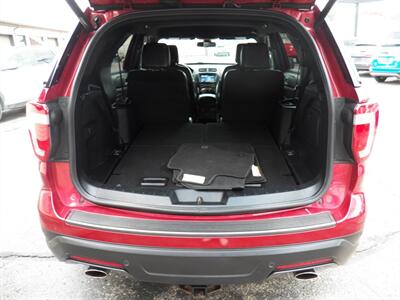 2018 Ford Explorer XLT AWD - Photo 9 - Mishawaka, IN 46545