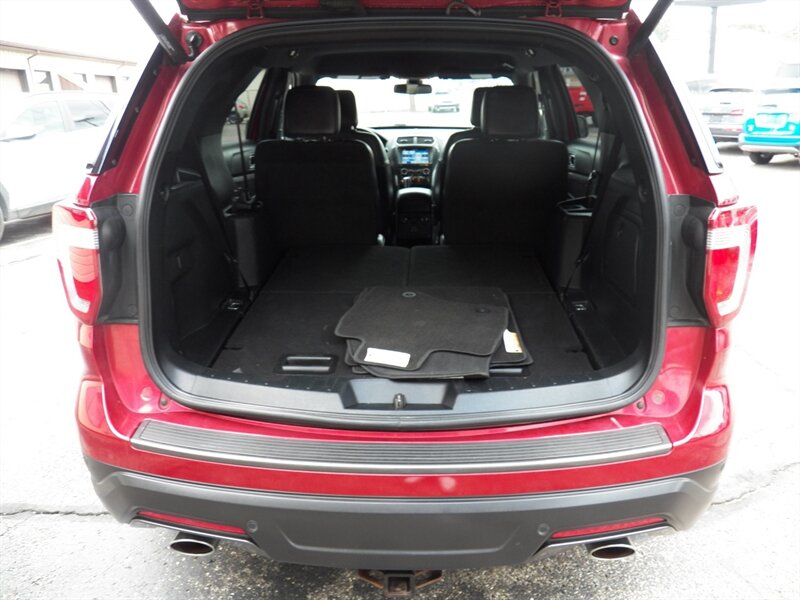 2018 Ford Explorer XLT AWD - Photo 9 - Mishawaka, IN 46545
