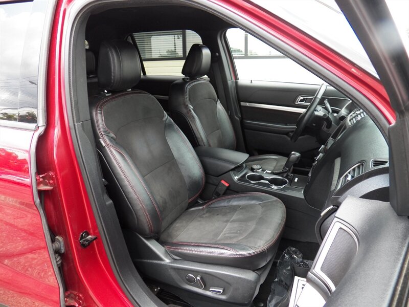 2018 Ford Explorer XLT AWD - Photo 11 - Mishawaka, IN 46545