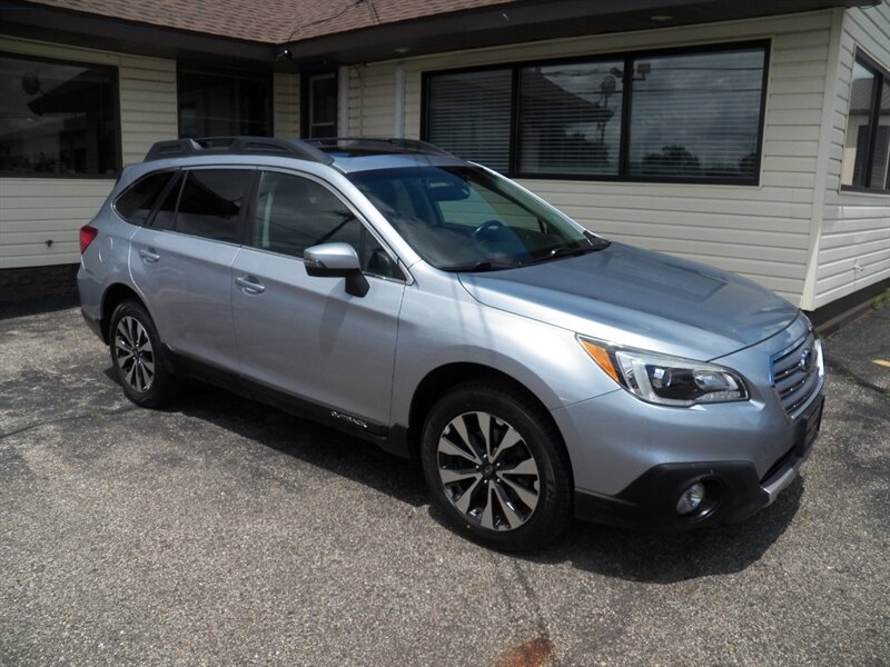 2015 Subaru Outback 2.5i Limited  AWD - Photo 1 - Mishawaka, IN 46545