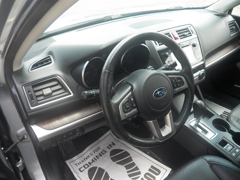 2015 Subaru Outback 2.5i Limited AWD - Photo 8 - Mishawaka, IN 46545