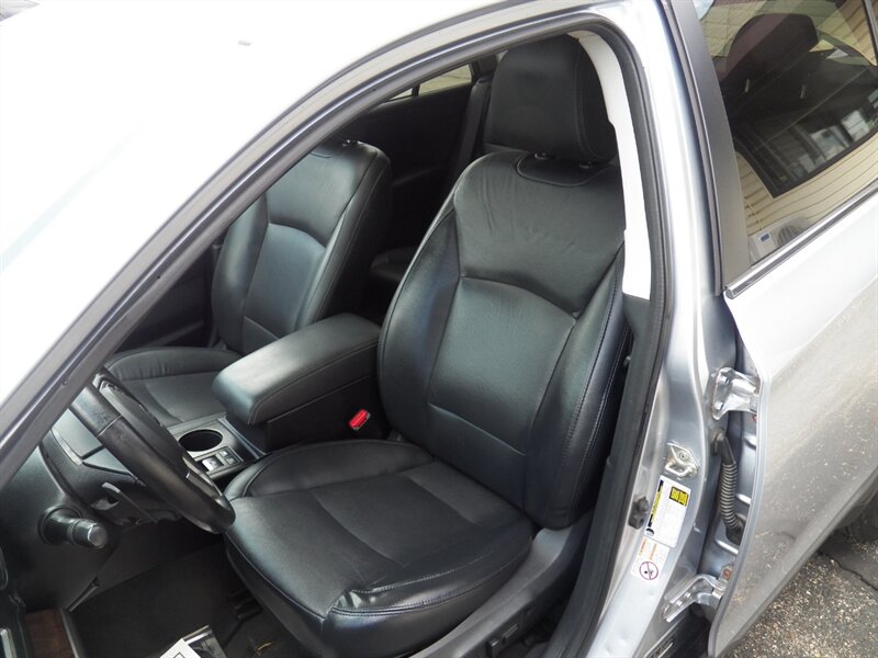2015 Subaru Outback 2.5i Limited AWD - Photo 9 - Mishawaka, IN 46545