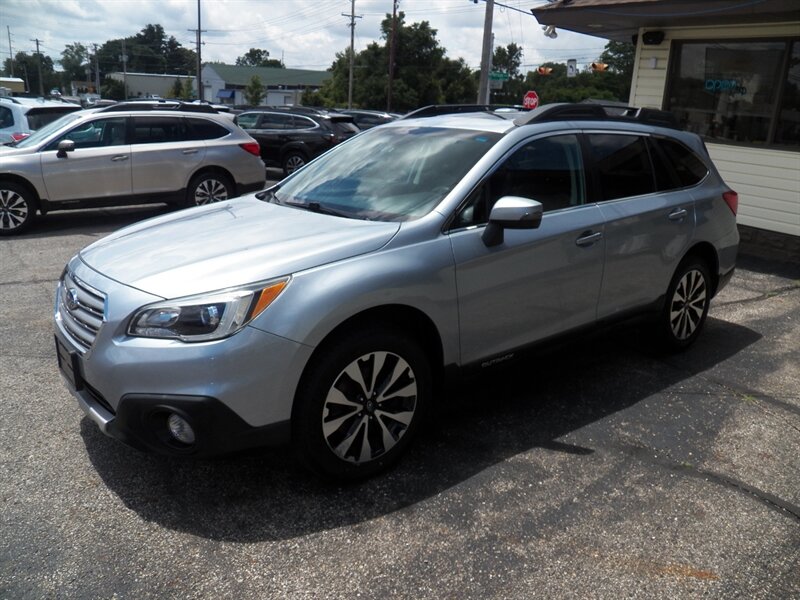 2015 Subaru Outback 2.5i Limited AWD - Photo 4 - Mishawaka, IN 46545