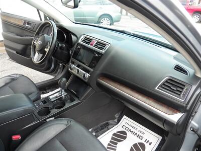 2015 Subaru Outback 2.5i Limited AWD - Photo 14 - Mishawaka, IN 46545