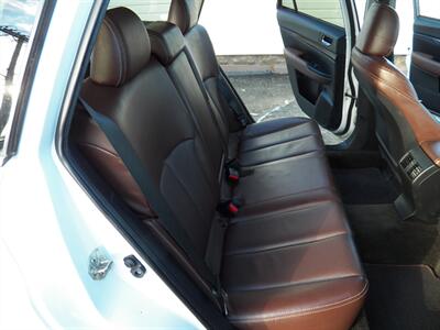 2013 Subaru Outback 2.5i Limited  AWD - Photo 11 - Mishawaka, IN 46545