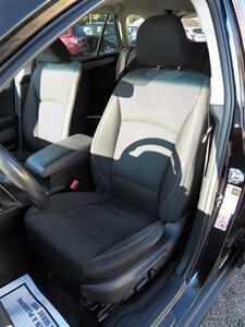 2018 Subaru Outback 2.5i Premium  AWD - Photo 12 - Mishawaka, IN 46545