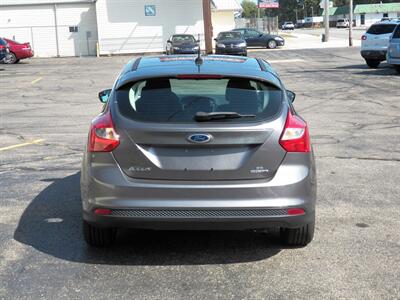 2014 Ford Focus SE   - Photo 4 - Mishawaka, IN 46545