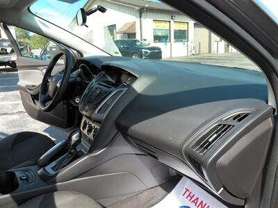 2014 Ford Focus SE   - Photo 15 - Mishawaka, IN 46545