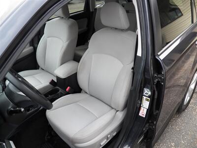 2016 Subaru Forester 2.5i Premium  AWD - Photo 8 - Mishawaka, IN 46545