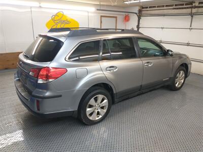 2010 Subaru Outback 3.6R Limited   - Photo 2 - Mishawaka, IN 46545