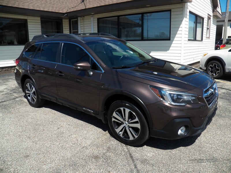 2019 Subaru Outback 3.6R Limited  AWD - Photo 1 - Mishawaka, IN 46545