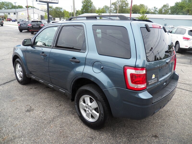 2012 Ford Escape XLT - Photo 5 - Mishawaka, IN 46545