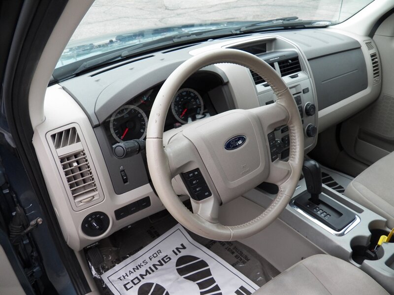 2012 Ford Escape XLT - Photo 8 - Mishawaka, IN 46545