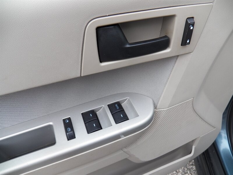 2012 Ford Escape XLT - Photo 17 - Mishawaka, IN 46545