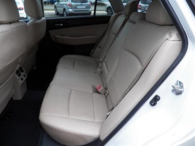 2017 Subaru Outback 2.5i Limited  AWD - Photo 13 - Mishawaka, IN 46545