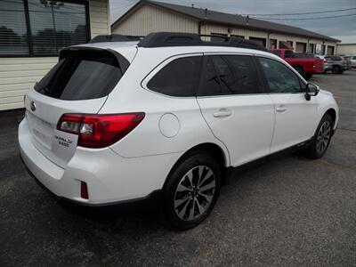 2017 Subaru Outback 2.5i Limited  AWD - Photo 4 - Mishawaka, IN 46545