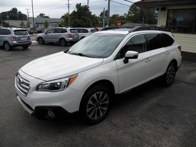 2017 Subaru Outback 2.5i Limited  AWD - Photo 2 - Mishawaka, IN 46545