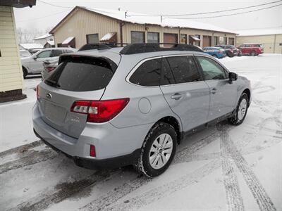 2017 Subaru Outback 2.5i Premium  AWD - Photo 3 - Mishawaka, IN 46545