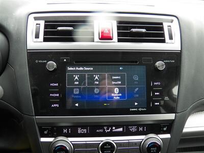 2017 Subaru Outback 2.5i Premium  AWD - Photo 18 - Mishawaka, IN 46545