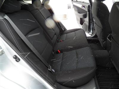 2017 Subaru Outback 2.5i Premium  AWD - Photo 13 - Mishawaka, IN 46545