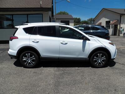 2016 Toyota RAV4 LE   - Photo 4 - Mishawaka, IN 46545