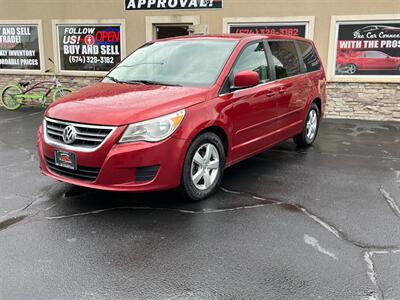 2009 Volkswagen Routan SE  