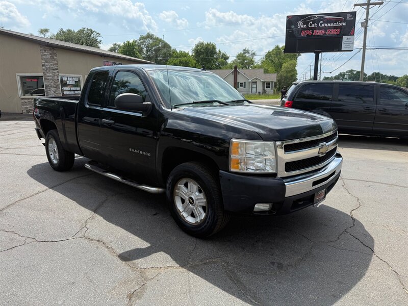 2010 Chevrolet Silverado 1500 LT - Photo 1 - Elkhart, IN 46517