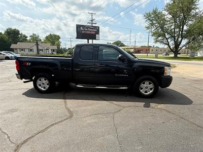 2010 Chevrolet Silverado 1500 LT   - Photo 2 - Elkhart, IN 46517