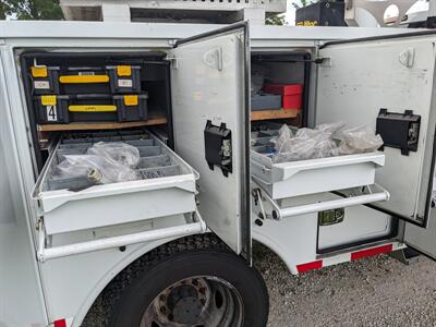2012 Ford F-550 Cab & Chassis   - Photo 13 - Sycamore, IL 60178