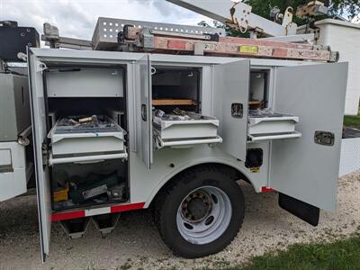 2012 Ford F-550 Cab & Chassis   - Photo 10 - Sycamore, IL 60178