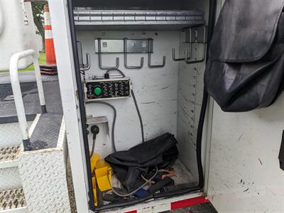 2012 Ford F-550 Cab & Chassis   - Photo 12 - Sycamore, IL 60178