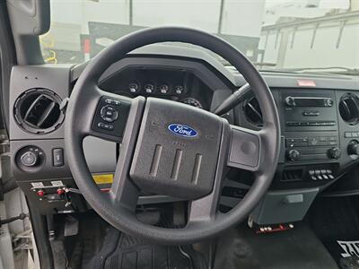 2012 Ford F-550 Cab & Chassis   - Photo 6 - Sycamore, IL 60178