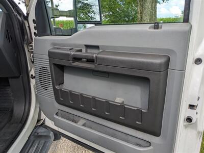 2012 Ford F-550 Cab & Chassis   - Photo 27 - Sycamore, IL 60178
