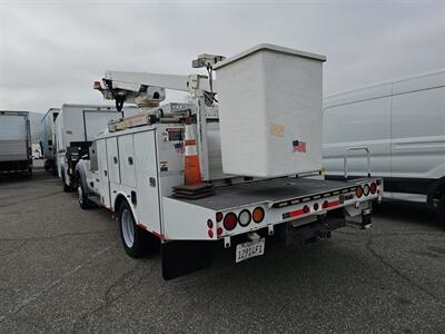 2012 Ford F-550 Cab & Chassis   - Photo 3 - Sycamore, IL 60178