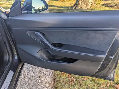 2018 Tesla Model 3 Long Range   - Photo 23 - Sycamore, IL 60178