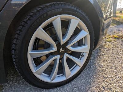 2018 Tesla Model 3 Long Range   - Photo 10 - Sycamore, IL 60178