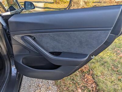 2018 Tesla Model 3 Long Range   - Photo 21 - Sycamore, IL 60178