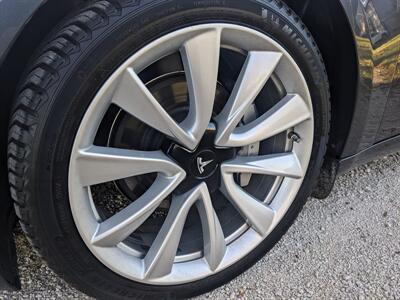 2018 Tesla Model 3 Long Range   - Photo 9 - Sycamore, IL 60178