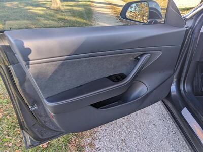 2018 Tesla Model 3 Long Range   - Photo 15 - Sycamore, IL 60178