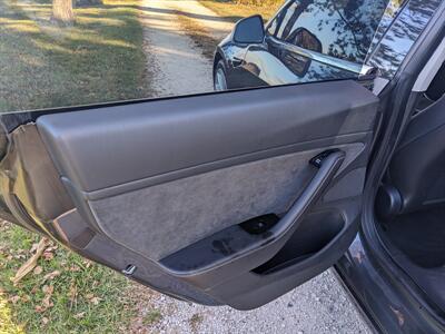 2018 Tesla Model 3 Long Range   - Photo 18 - Sycamore, IL 60178