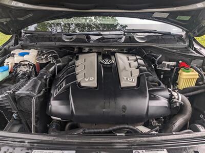 2013 Volkswagen Touareg TDI Executive   - Photo 9 - Sycamore, IL 60178