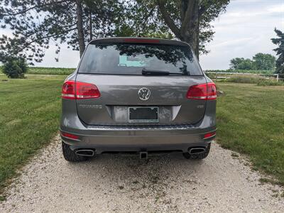 2013 Volkswagen Touareg TDI Executive   - Photo 4 - Sycamore, IL 60178