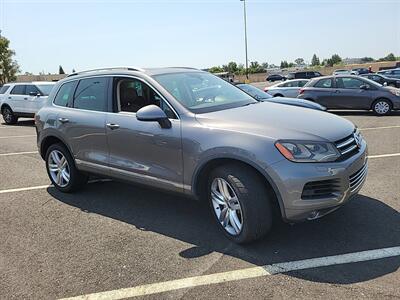 2013 Volkswagen Touareg TDI Executive   - Photo 1 - Sycamore, IL 60178