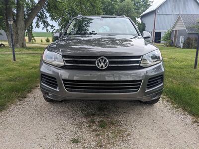 2013 Volkswagen Touareg TDI Executive   - Photo 8 - Sycamore, IL 60178