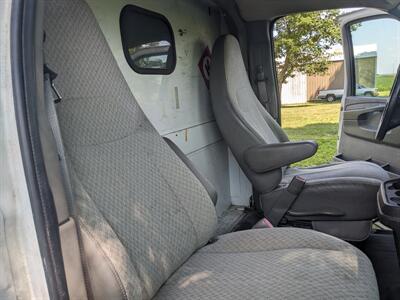 2012 Chevrolet Express 3500   - Photo 31 - Sycamore, IL 60178