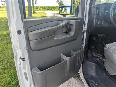 2012 Chevrolet Express 3500   - Photo 19 - Sycamore, IL 60178